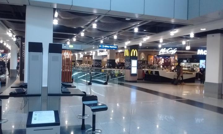 McDonalds im Flughafen